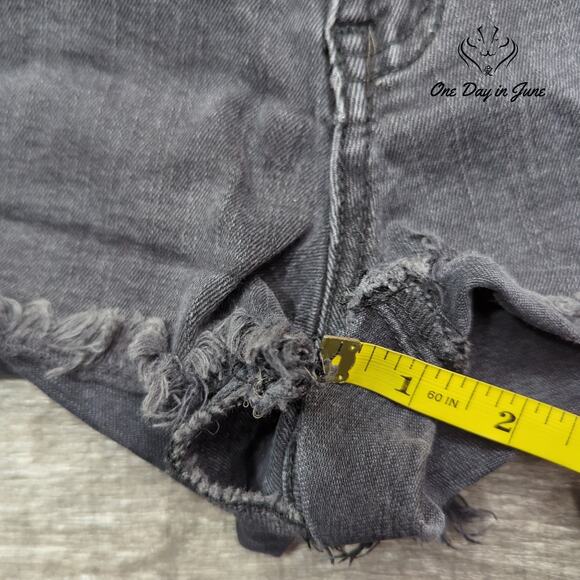 Black Heart Juniors Embroidered Low Rise Shorts Size 1 - Picture 5 of 7